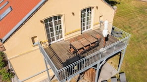 Gutshof Liepe - Ferienwohnung im 1. Obergeschoss - 15 m² großer Balkon