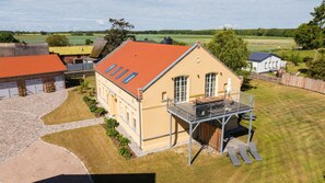 Gutshof Liepe -Außenansicht und Gartenanlage