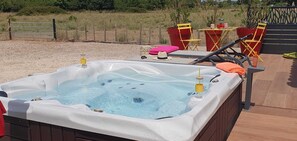 Bain à remous extérieur