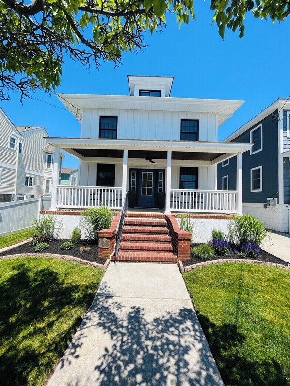 Single family shore home charm