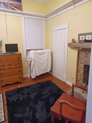 Guest bedroom with one more roll away (2 twin roll away beds)