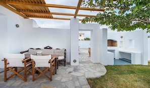 Exquisite Santorini Villa | Villa Desire | Private Plunge Pool & Stunning Sea Views | 500m From Beach | Vourvoulos