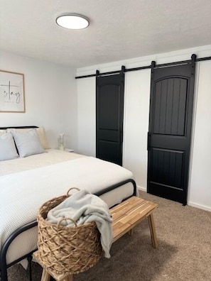 Dual closets in the maste rbedroom