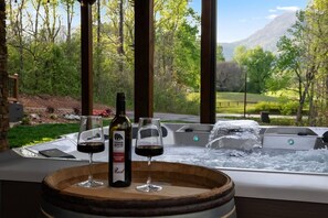 Hot Tub with an amazing view of Mount Yonah