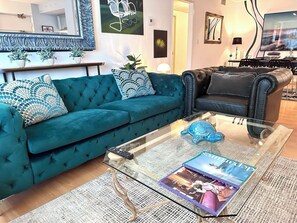 ULTRA LUXURIOUS LIVING ROOM! 
