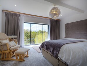Superking size bed or single twin bed option