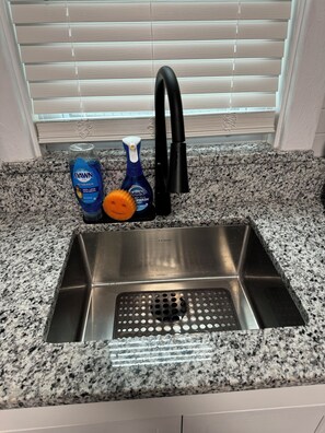 New sink and granite countertops