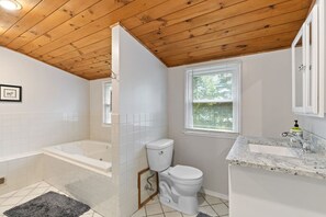 Fully Updated Bathroom!