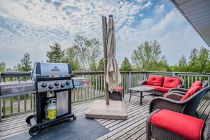 Fire up the grill and kick back on the spacious patio. Ideal for sunset dinners, morning coffee, or relaxing after a hike along the Bruce Trail.