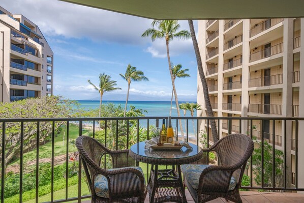 Rattan furnishing on your private lanai