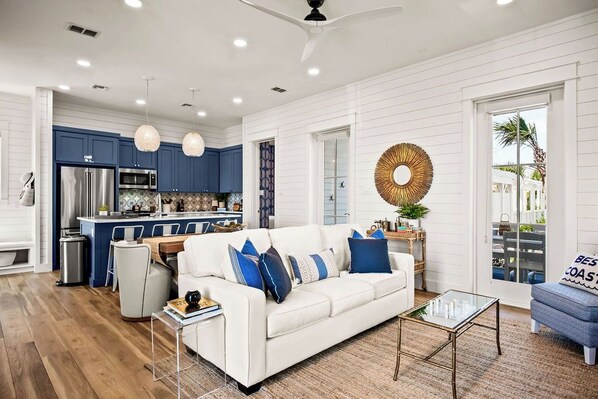 Living Area, 1st Floor