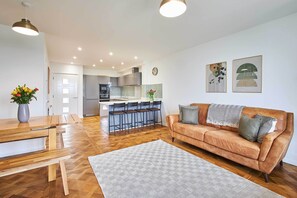 Empress Point, Whitley Bay - Host & Stay