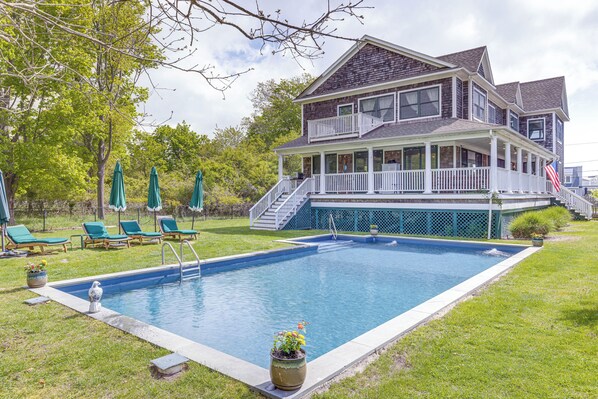 Center Moriches Vacation Rental | 4BR | 3.5BA | 4,000 Sq Ft | Stairs Required