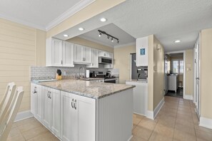 All modern appliances to make meal preparation a breeze.