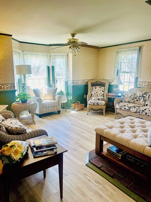 Sitting/Reading Room