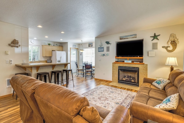 Rockaway Beach | 3BR | 2BA | 1,523 Sq Ft | 2 Steps Required