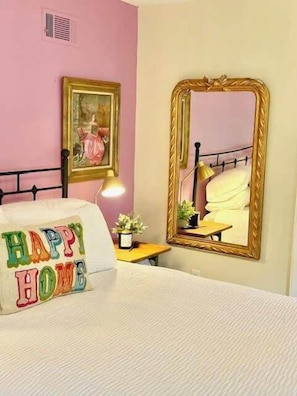 Queen size bed with helix matress