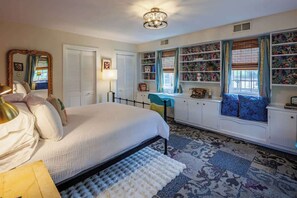 Spacious bedroom can accommodate a pack-n-play portable crib.  Sheets will be provided.  Please request pack-n-play at time of reservation.  Children under the age of 12 MUST stay on the first level of the cottage.