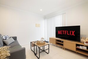 Private Living Room (2)