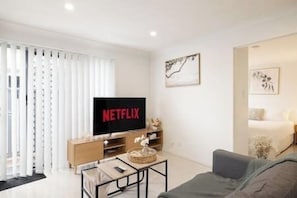 Private Living Room (2)