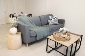 Private Living Room (3)