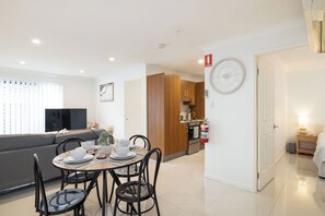 Dining Area (1)