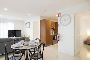 Dining Area (1)