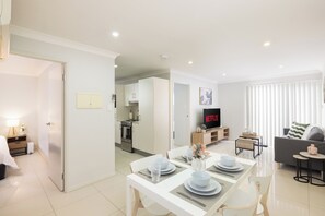 Dining Area (1)