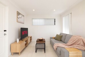 Private Living Room (2)