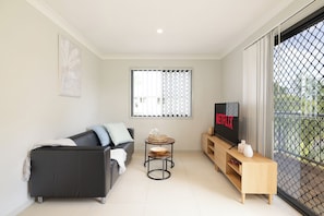 Private Living Room (2)