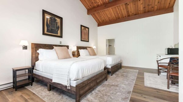 Sierra Vista Room 8, 2 Queen Beds