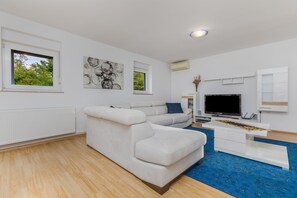 Living room 1