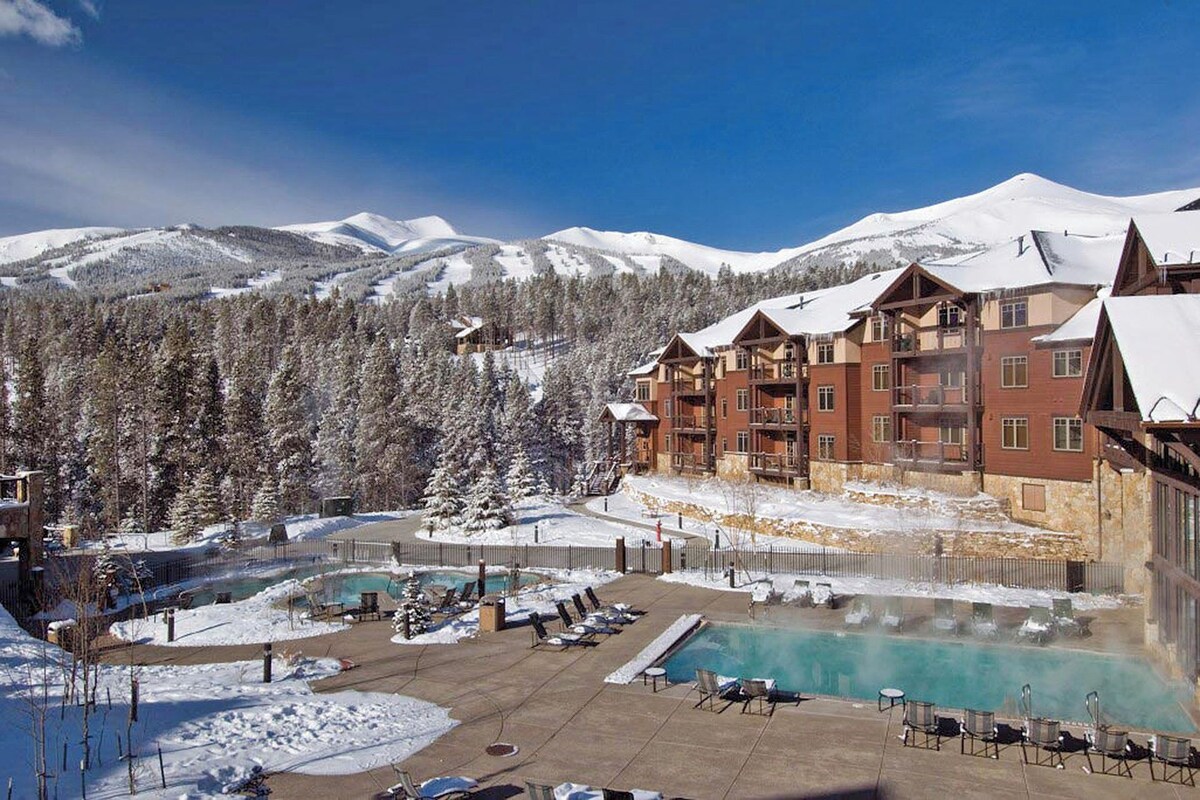 Grand Timber Lodge – Ski-In & Ski-Out – Family Friendly – Sleeps 8