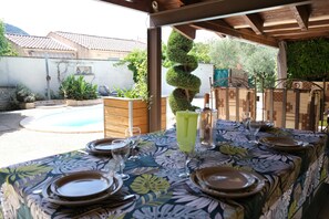 MAUBEC holiday rental house for rent terrace