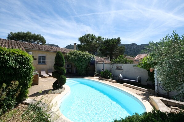 MAUBEC holiday rental house for rent heated pool