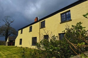 Rear of Lower Larkworthy Farmhouse