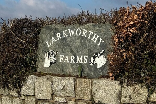 Larkworthy sign