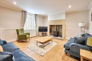 Porter Cottage, Alnwick - Host & Stay