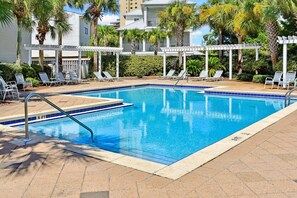 Spacious Pool With A Bathroom