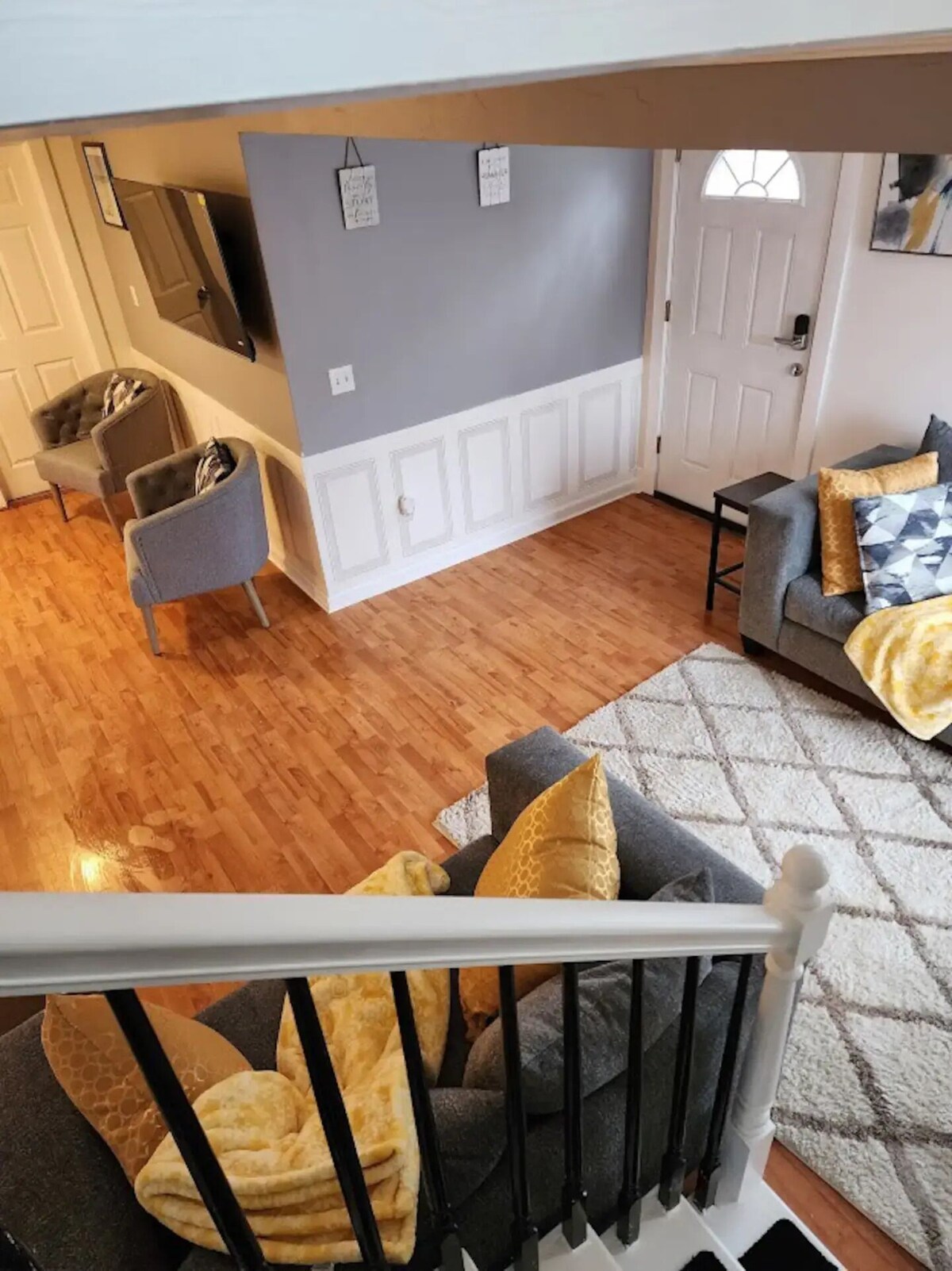 Cozy 3 bd Cottage w/ access to private lake