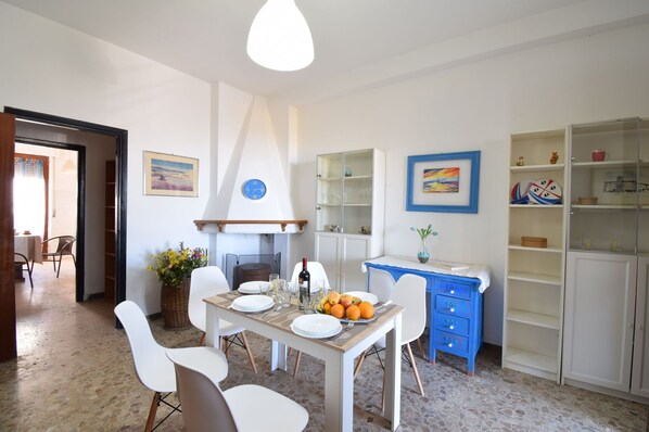 Autumn, Living Room, Spring, Summer
