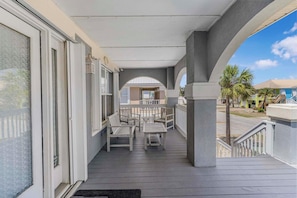 Harbor Light front porch seating