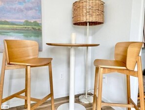 Dine In!