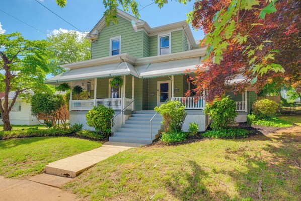 Lynchburg Vacation Rental | 1BR | 1BA | 720 Sq Ft | Stairs Required