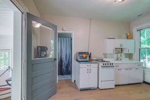 Kitchen | Refrigerator | Microwave
