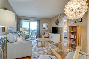 Living Area | Queen Sleeper Sofa | Flat-Screen TV w/ Cable | Board Games
