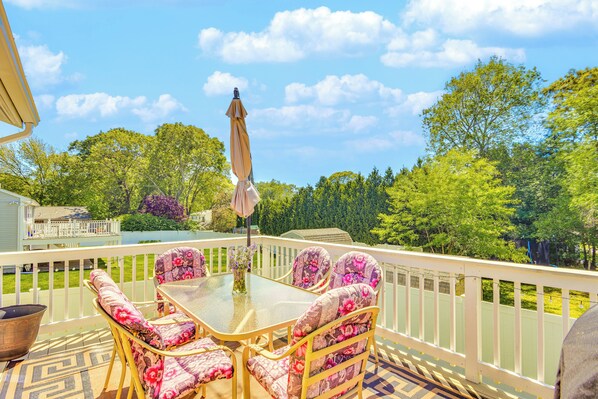 Narragansett Vacation Rental | 4BR | 2BA | 1,600 Sq Ft | Stairs Required