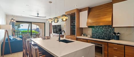 Kitchen & Island