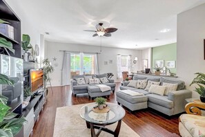 Spacious living room