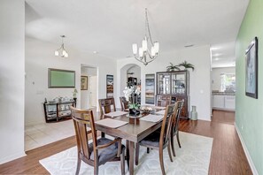 Formal dinning area